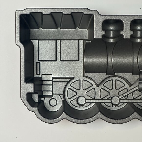 NORDIC WARE Train Locomotive Cake Pan ProCast Bakeware Heavy Aluminum Birthday - Picture 7 of 7